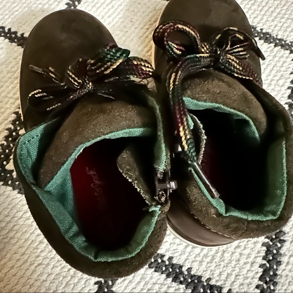 Lot of Pre-owned boy’s shoes sizes 6 / 7 / 8 - Picture 11 of 12